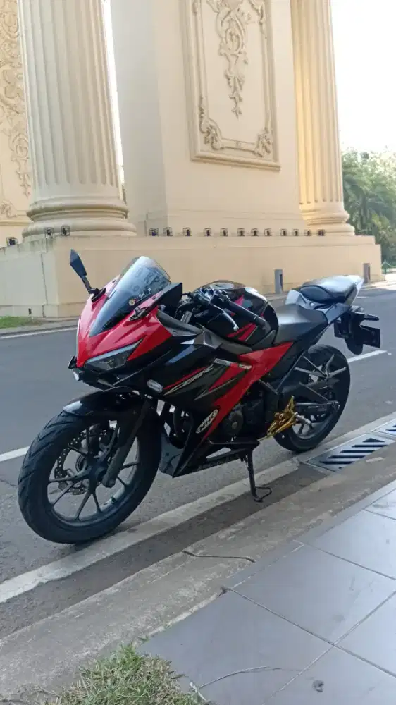 HONDA CBR150 R KONDISI ISTIMEWA