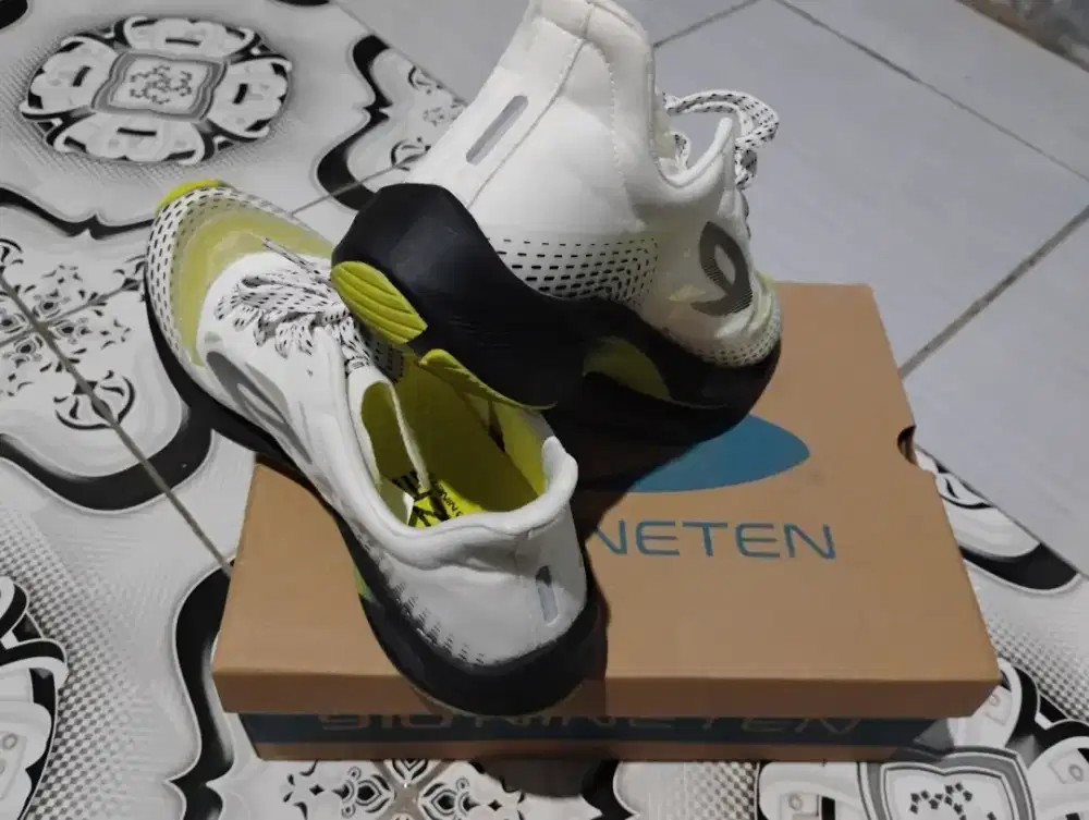 Sepatu Running 910 Haze 1,5 SE