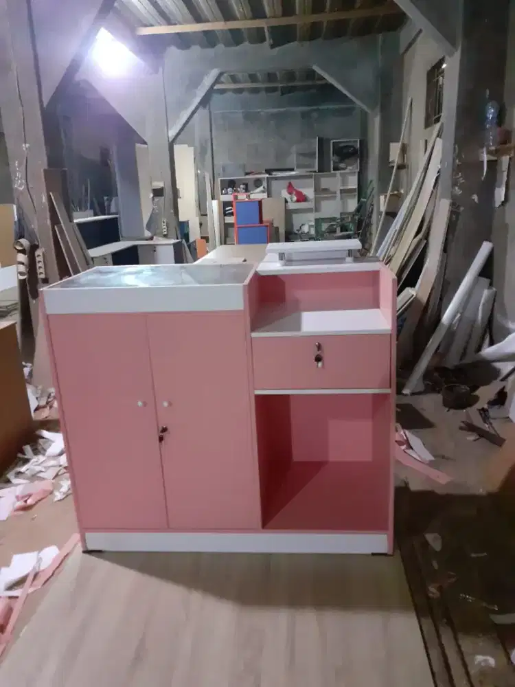 Meja kasir Dwi Furniture