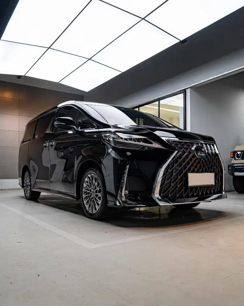 Lexus LM350 VIP 4-Seater 2021 Hitam Black 2020 2022 LM350 VIP