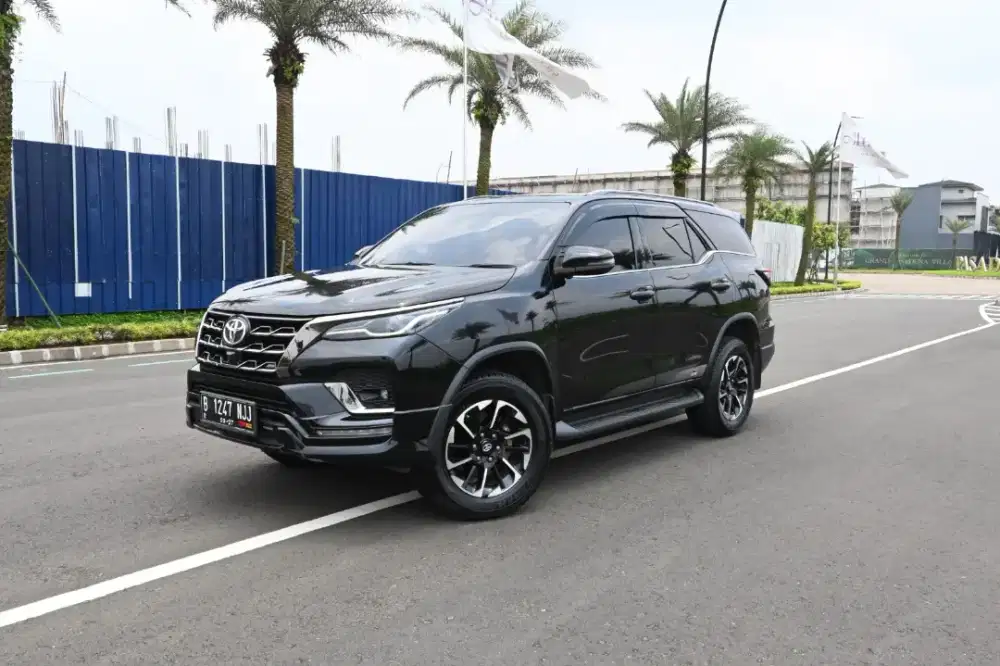 (Tdp29jt) VRZ GR 2.8 AT 2022 Hitam