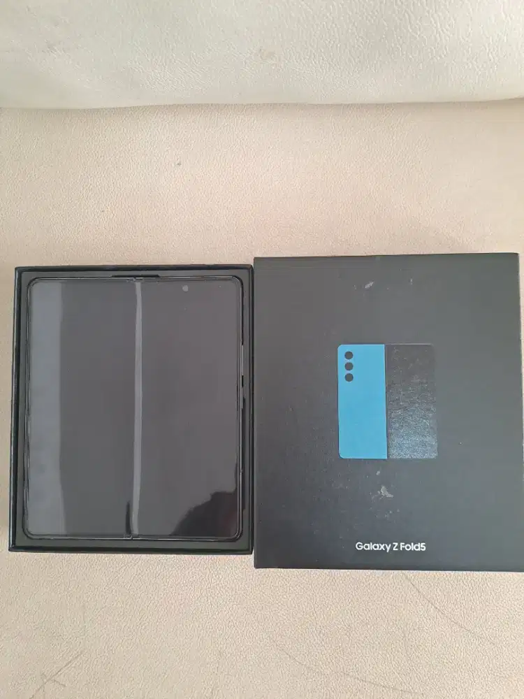 Dijual samsung Z flod 5 12/256Gb