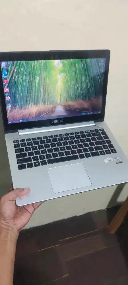 Laptop Asus Intel core i3-3217U RAM 8GB SSD 240GB layar sentuh