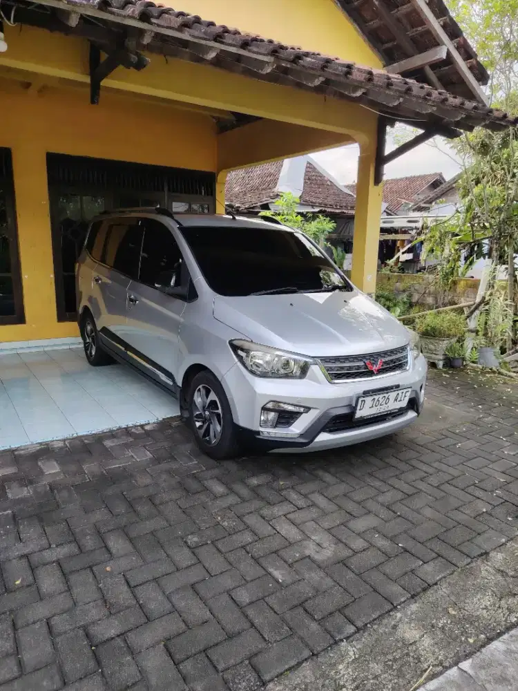 Wuling confero s