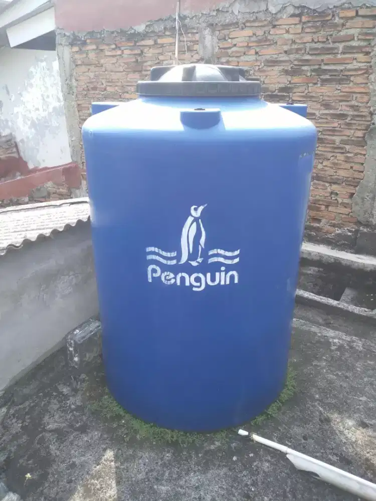 Toren air Pinguin ukuran 650'liter