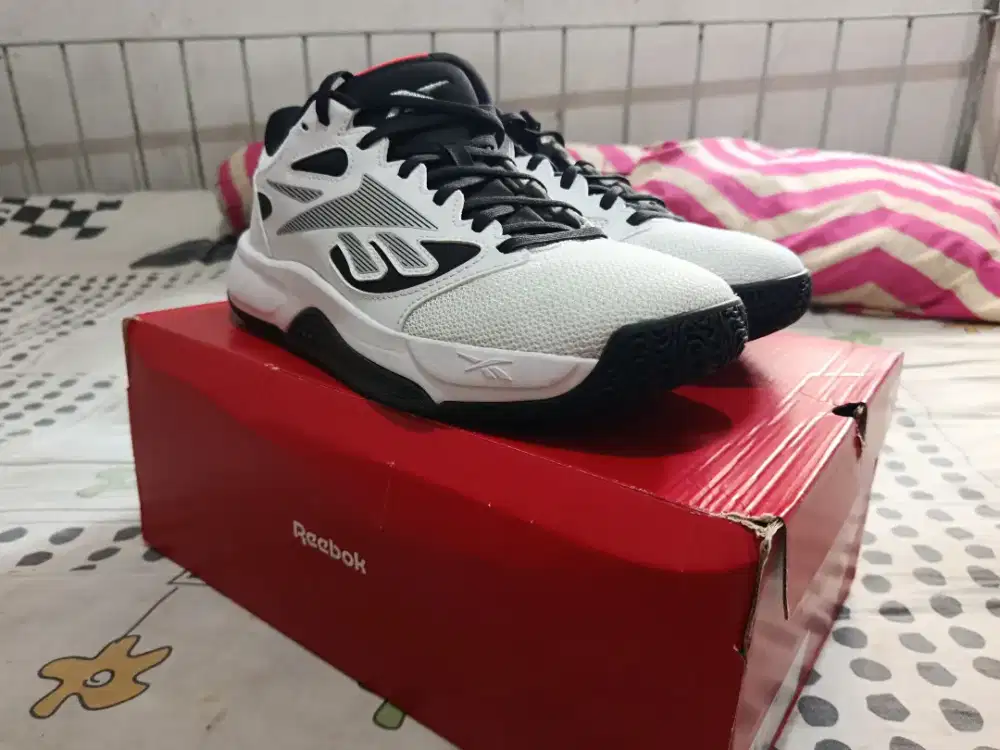 Sepatu Reebok Casual