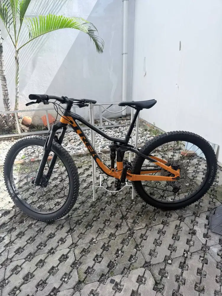 DIJUAL SEPEDA DOWNHILL TREK