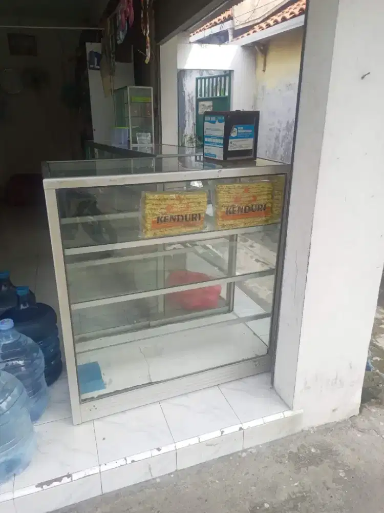 Etalase kaca panjang 1 meter