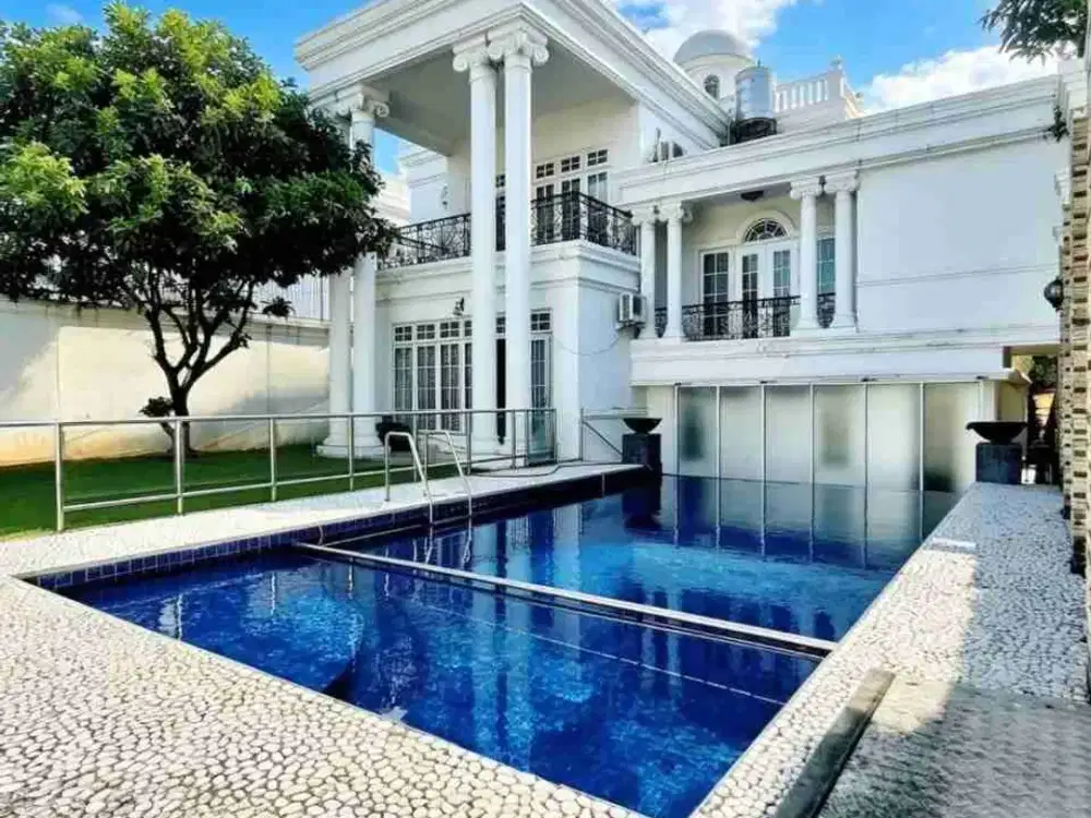 Rumah 3 lantai private pool semi furnish