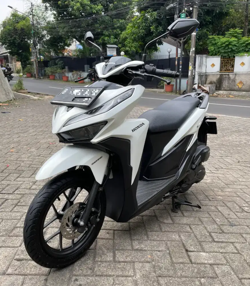 PROMO SPECIAL DP CUMA 1 JUTA HONDA VARIO 125 CBS ISS TAHUN 2021