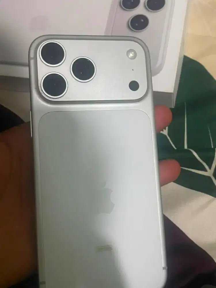 IPHONE 17PM 256GB, SILVER