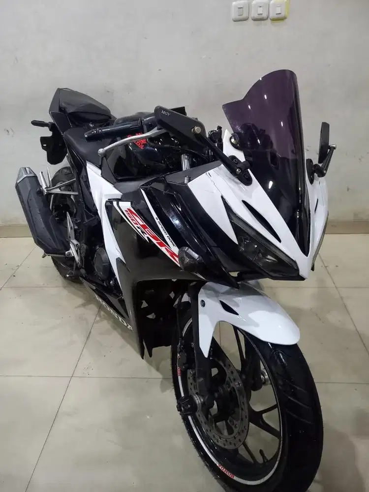 Honda CBR 150R 2018