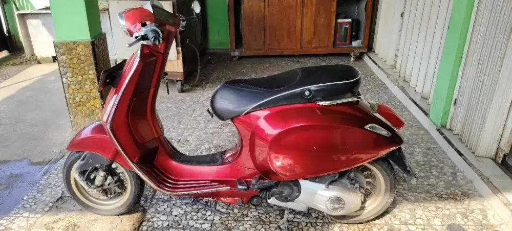 Vespa Sprint 150 2016 Low KM Siap Pakai