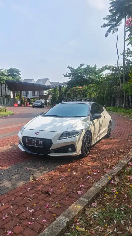 Honda CR-Z hybrid 1.5 AT 2016 low KM