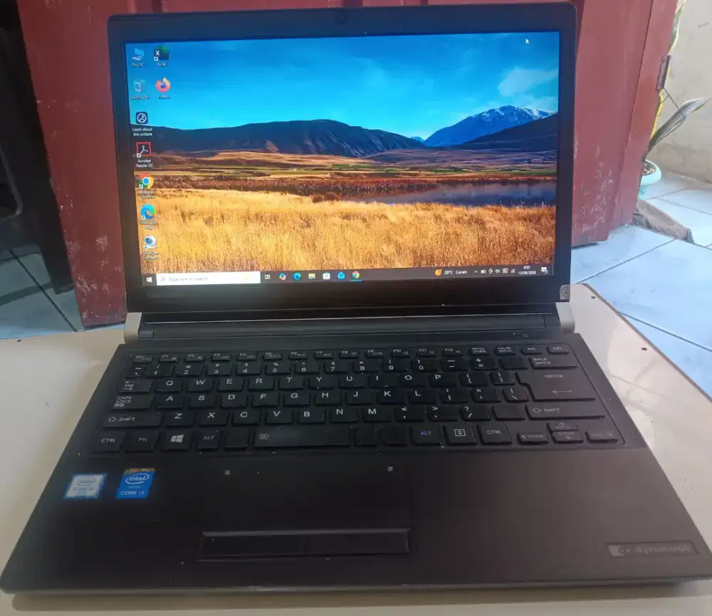 Laptop toshiba R73 core i5 gen6 ok gan