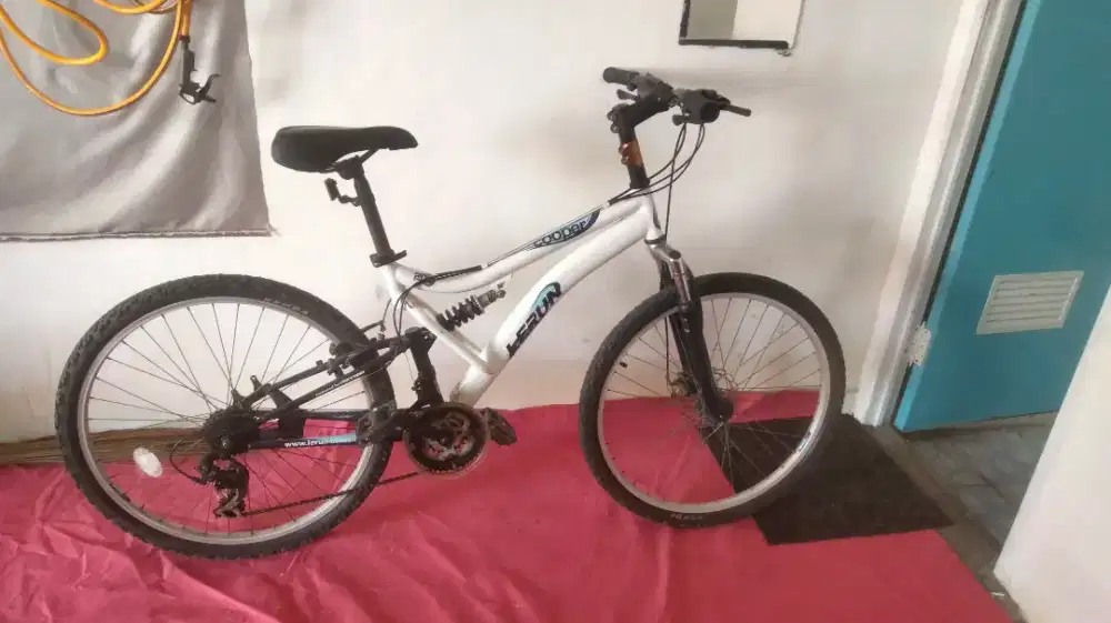 Di jual sepeda gunung polygon uk 26 siap pake