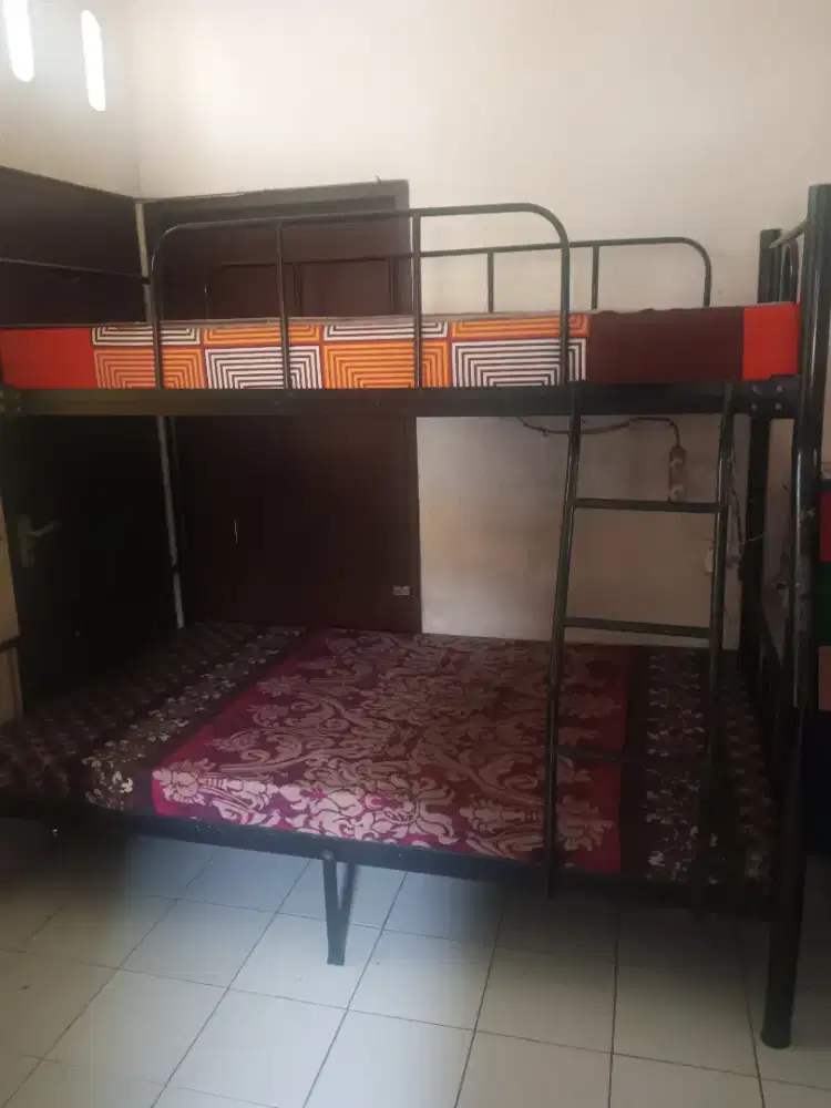 Tempat tidur 2 tingkat lavender