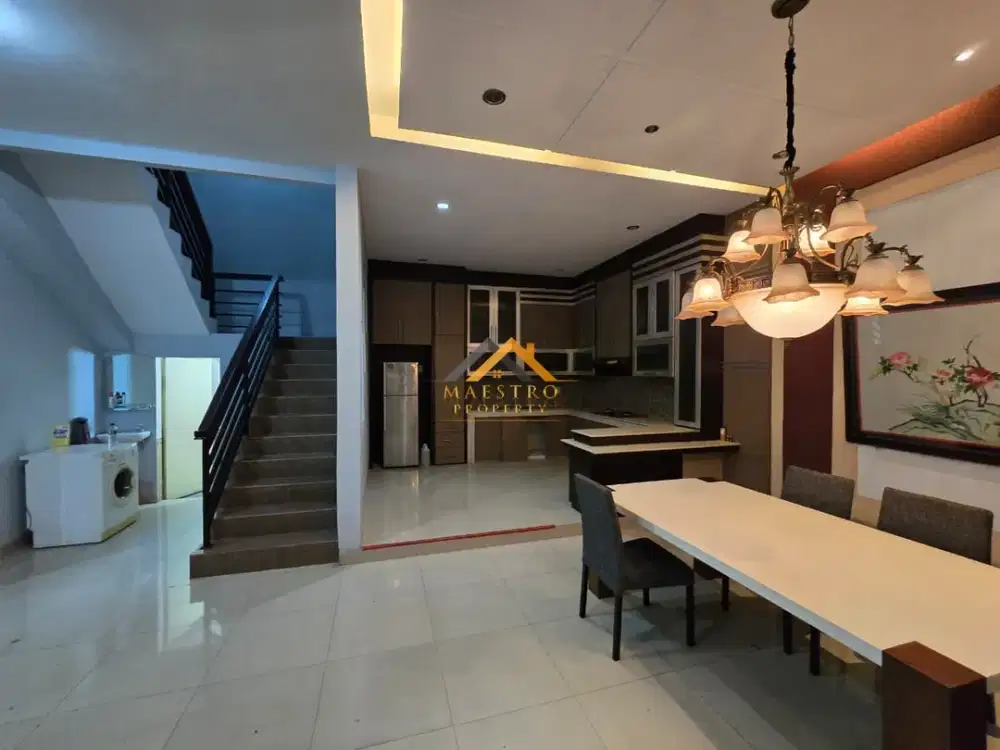 Dijual Rumah 3 Tingkat Siap Huni Komplek Cemara Asri Jalan Fressia