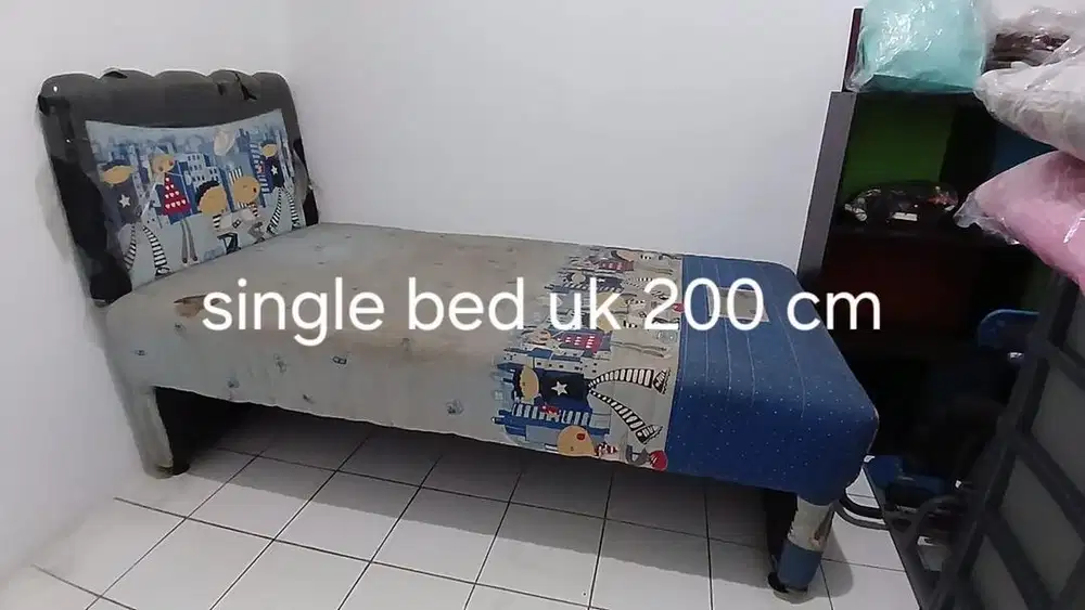 Tempat tidur kecil