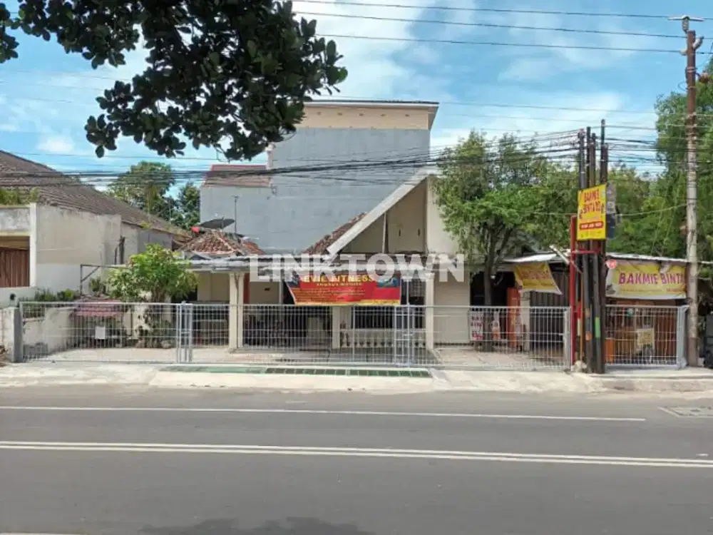 Dijual Rumah Strategis Posisi Hook Cocok untuk Usaha di Semarang