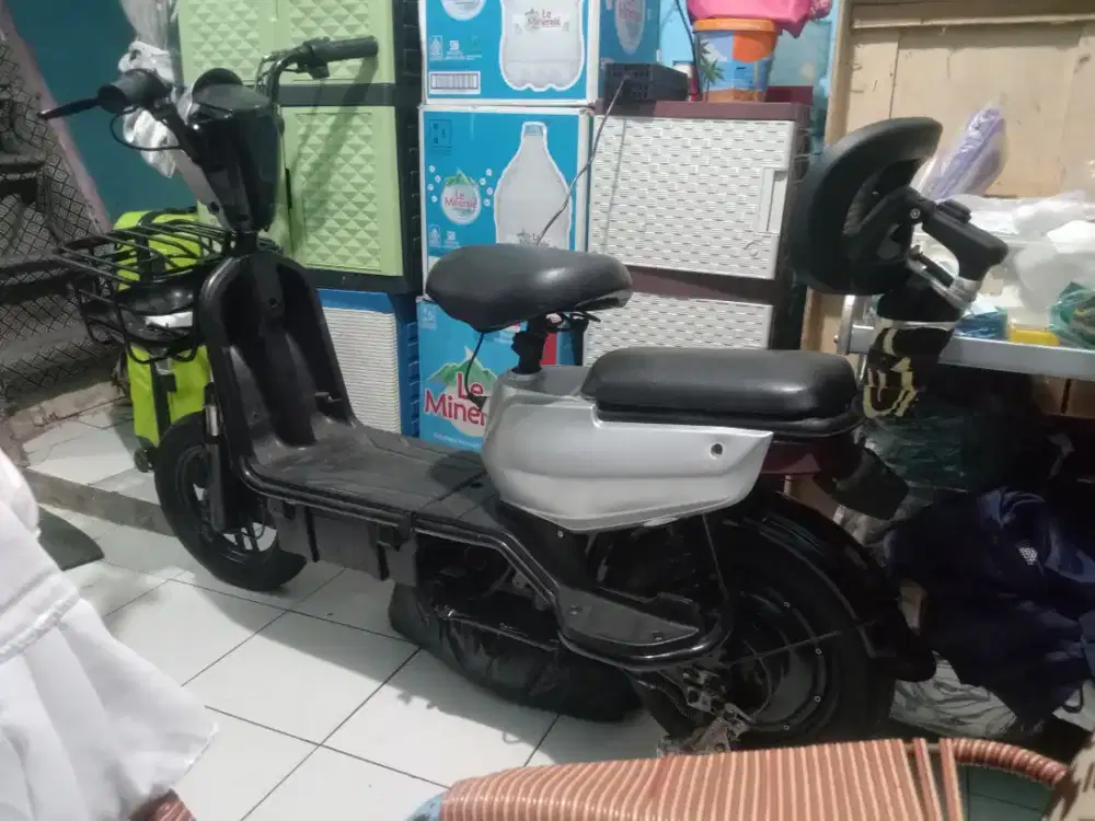 Sepeda. Listrik. Goda. Normal.  Siap. Jlan.    Lancarr