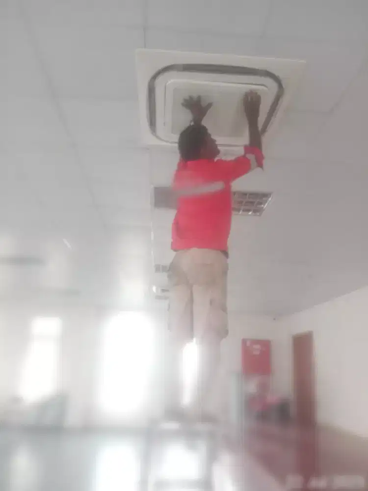 Cuci AC bergaransi service hanya 70k
