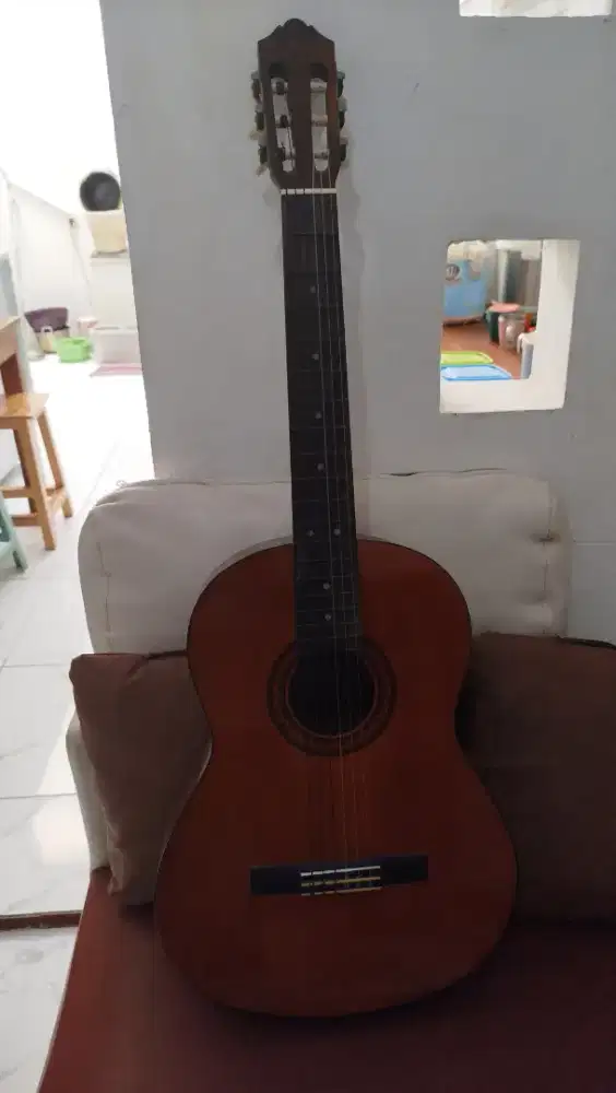 Gitar yamaha classic c330