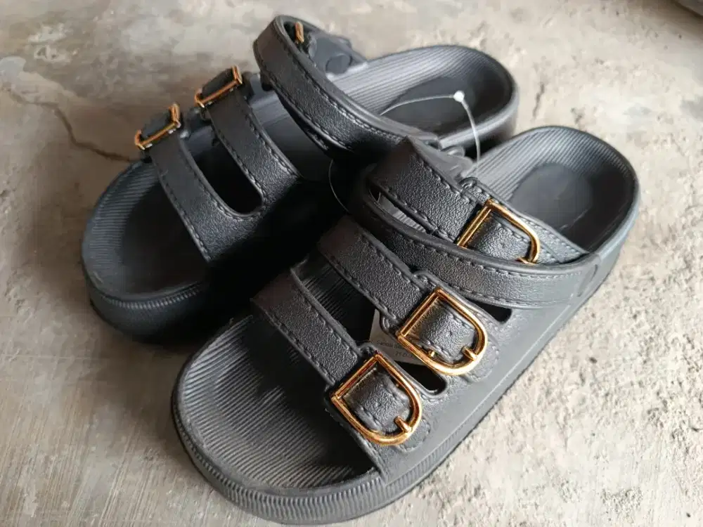 Sandals Wanita 3 Trips