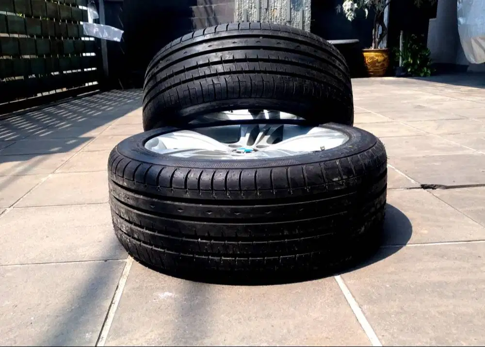 BMW F30 velk original  ban  225/50/ZR17 kondisi baru