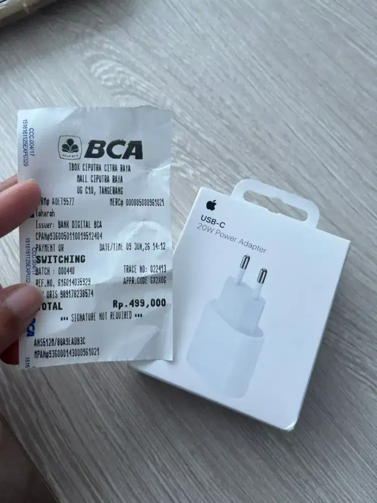 Charger iPhone 20 watt Original Baru