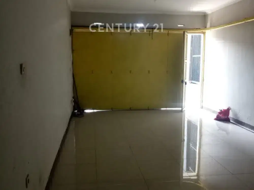 Ruko Tengah Kota Siap Pakai Cocok Untuk Usaha