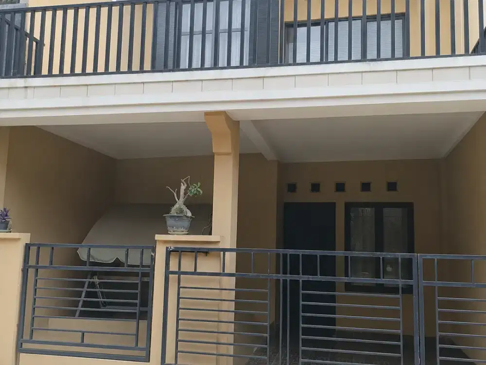 Rumah 2 lantai siap huni di Regency Melati Mas BSD City