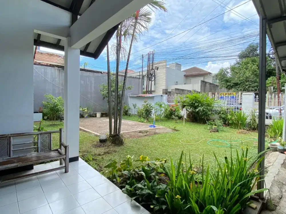 SEWA RUMAH JALAN UTAMA SYP DR SUTAMI DEKAT MARANATHA PASTEUR SUKAJADI SETRASARI MURAH NEGO
