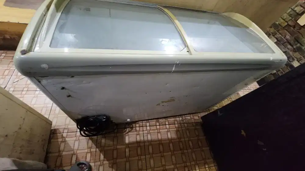 Freezer Kaca Sliding 330L