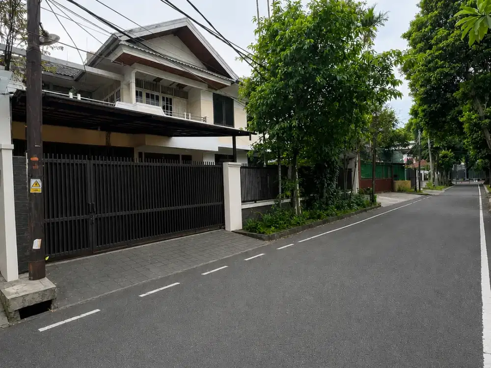 Jual Rumah Mewah 2 Lantai di Mega Kuningan Jakarta Selatan | LT 301 m² | 7 KT | Harga Dekat NJOP