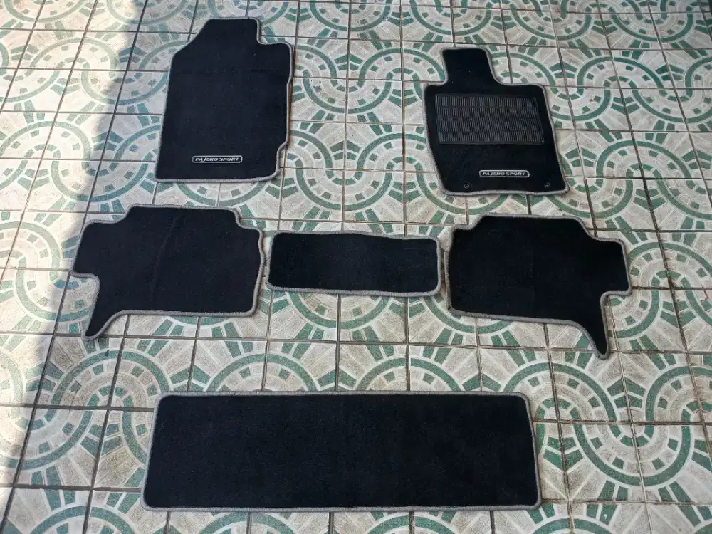 Karpet original bludru bawaan pajero sport 2009-2015