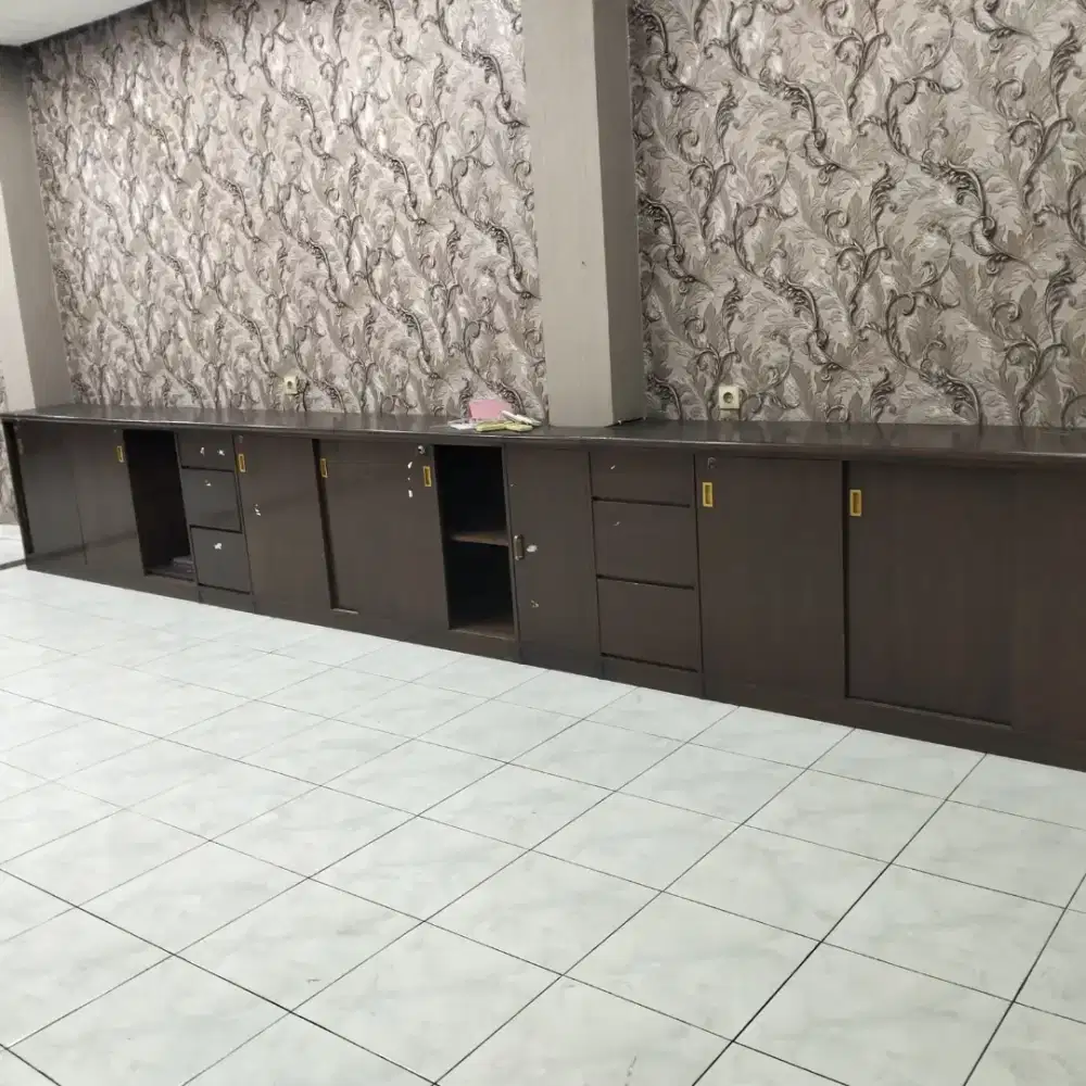 Lemari Kabinet Bekas Kantor