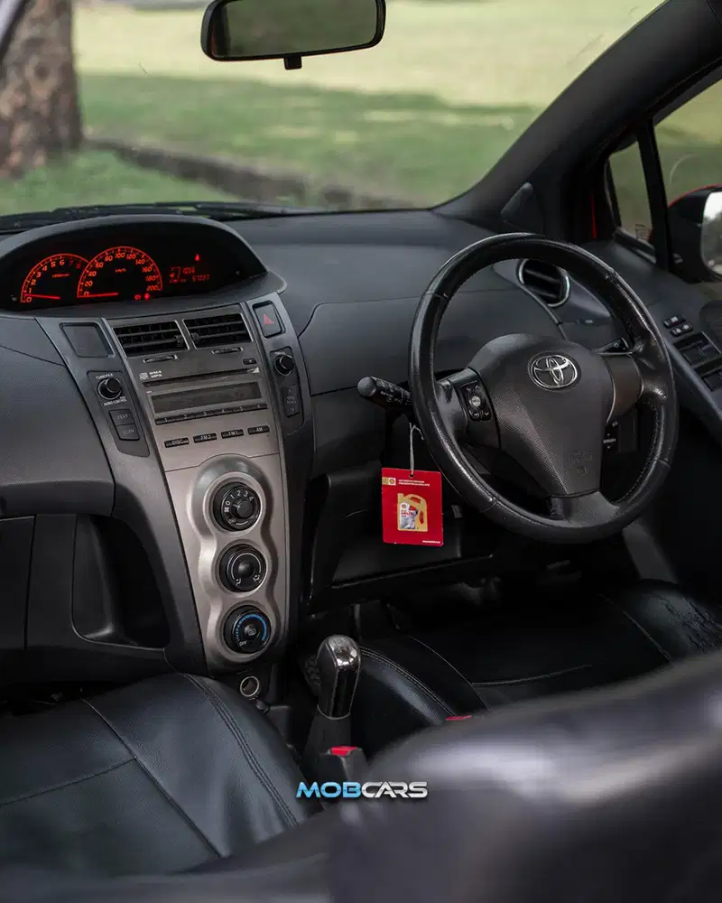 YARIS S MT 2011 • LOW KM •