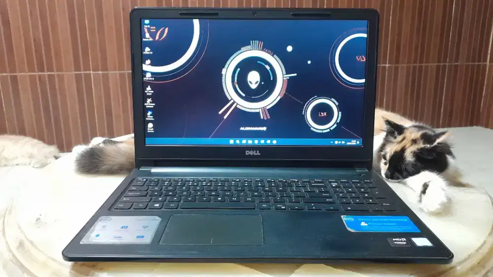 Laptop Dell Inspiron 15-3567 core i7 Ram8GBssd256GB Radeon R5 M430GEN7