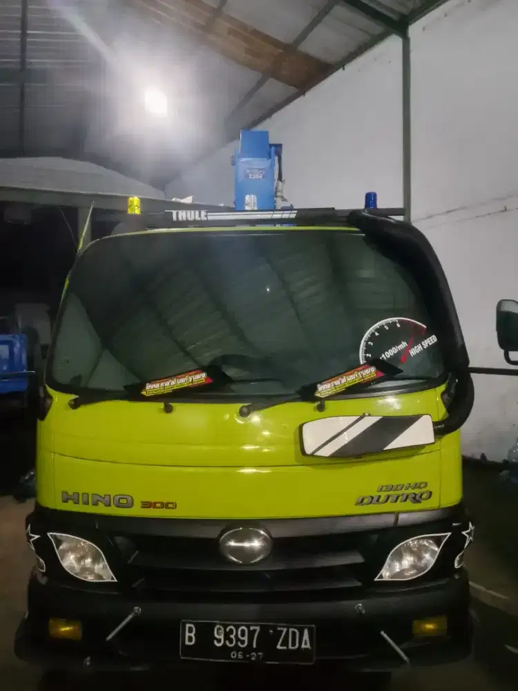 Truck Crane Hino Dutro