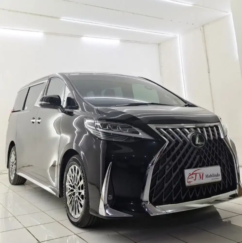 Lexus LM350 7 seater 2020