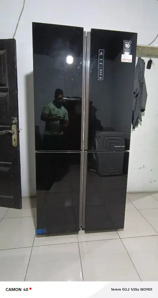 Kulkas 4 Pintu Side by Side merk Aqua seri AQR-IG525AM