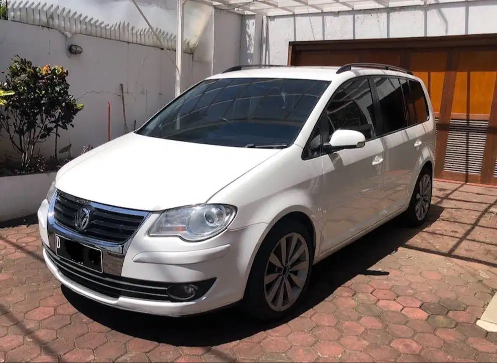 JUAL VW TOURAN 2009 1.4 TSI Turbo