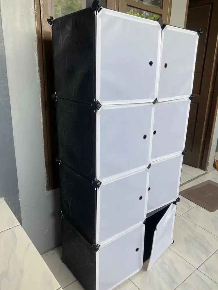 Lemari plastik portable