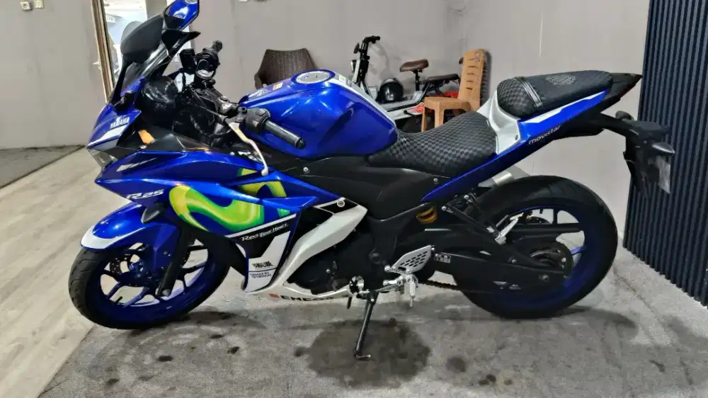 Yamaha R25 Movistar 2016