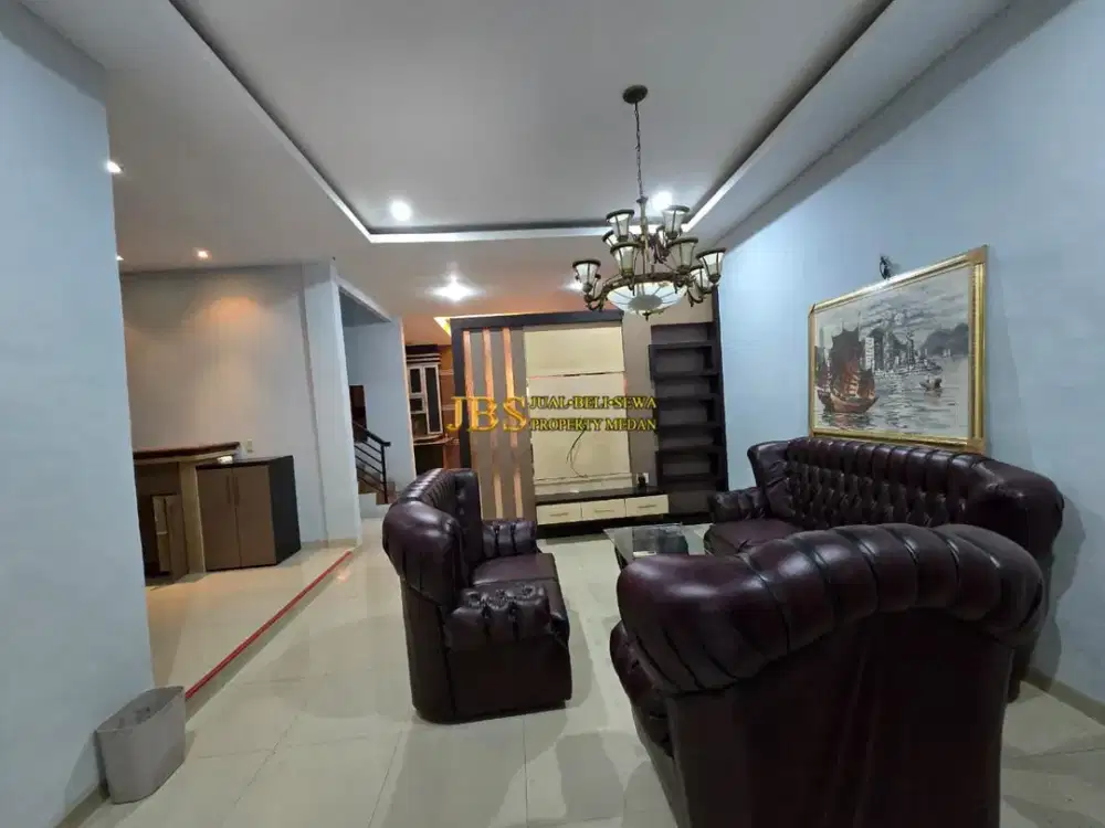 Dijual Rumah 3 Tingkat di Komplek Cemara Asri Jalan Fressia - Medan
