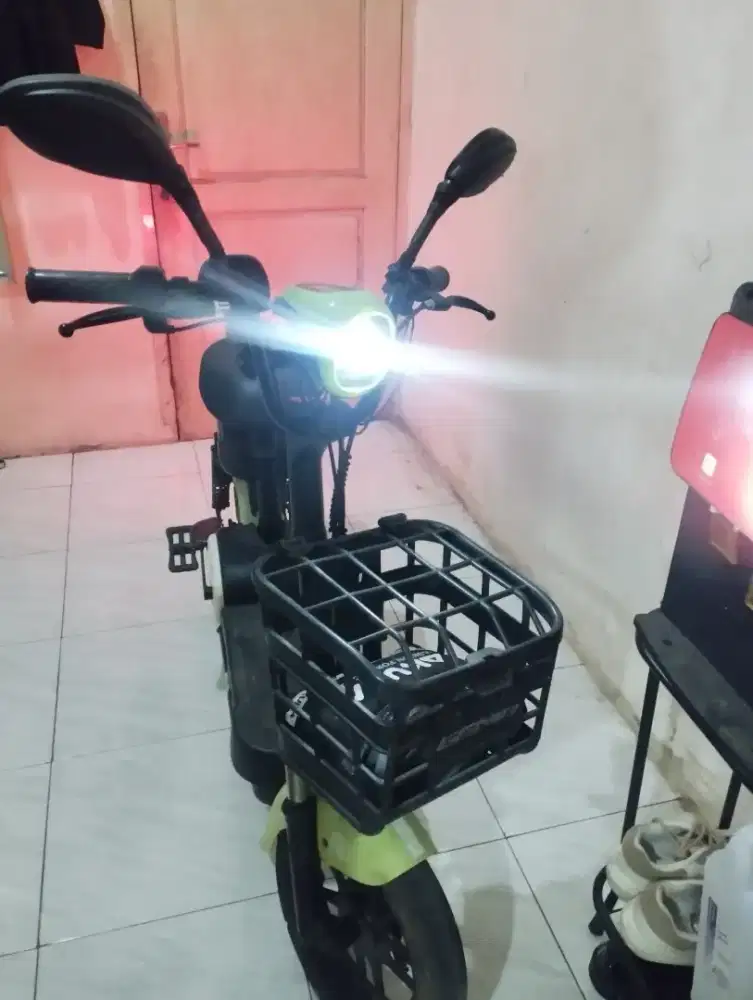 SEPEDA LISTRIK MERK GENIO 1.0