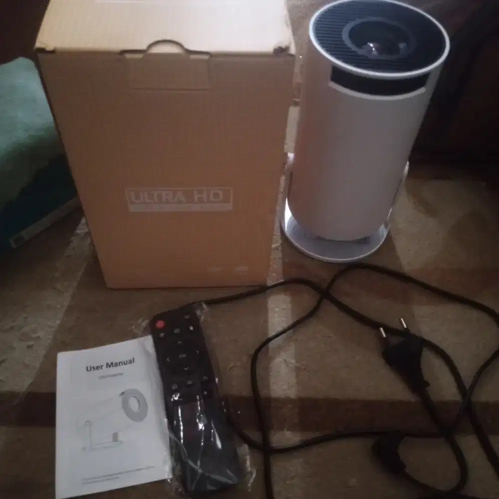 Projector Proyektor HY300 Android 13 2/16 Mulus