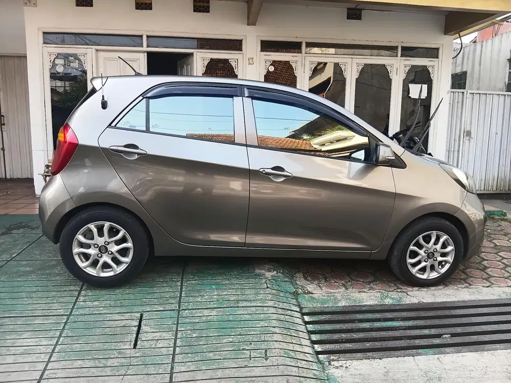 Kia Picanto 2012 Bensin