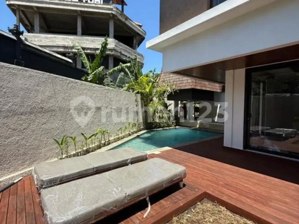 Modern Tropical Villa Hanya 5 Menit ke Pantai Batu Bolong Canggu